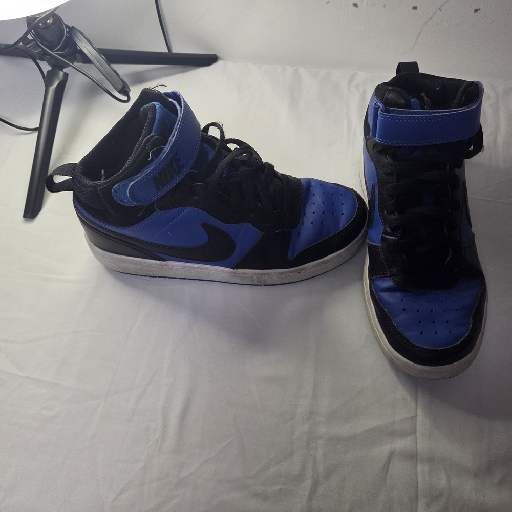 Nike Kids Shoes - Black and Blue